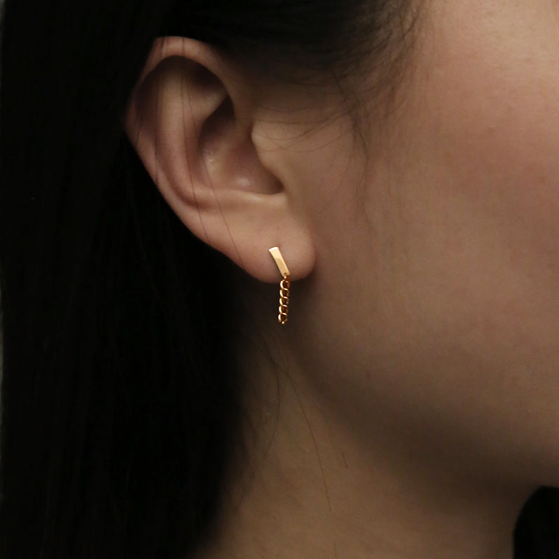 THEO CHAIN EAR STUDS